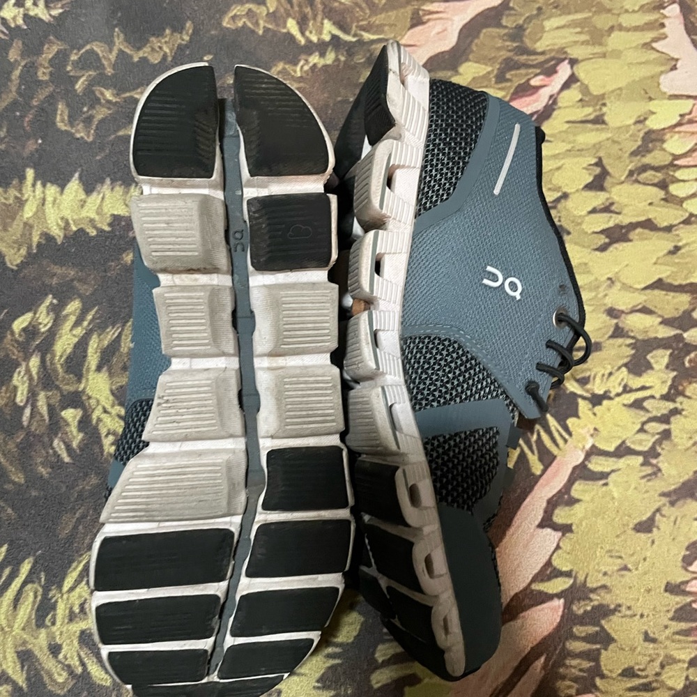 On Running Women's Sneakers in Light Gray and White - Picture 3 of 3